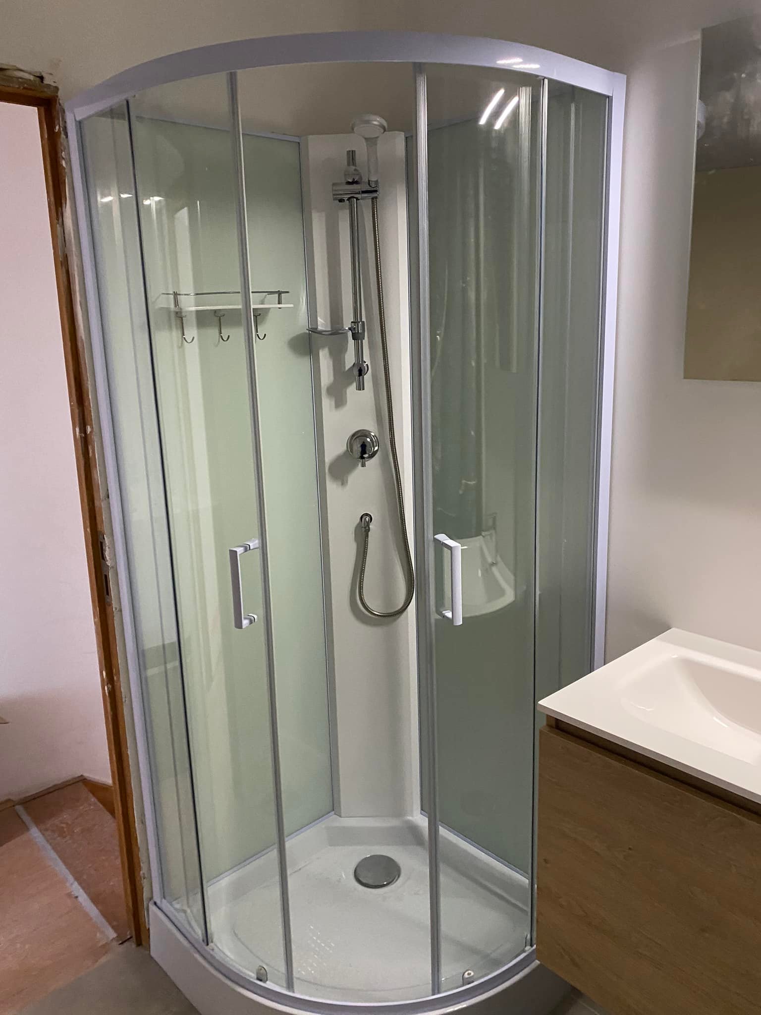 Radiatoren geplaatst — VT Verwarming Sanitair Gent